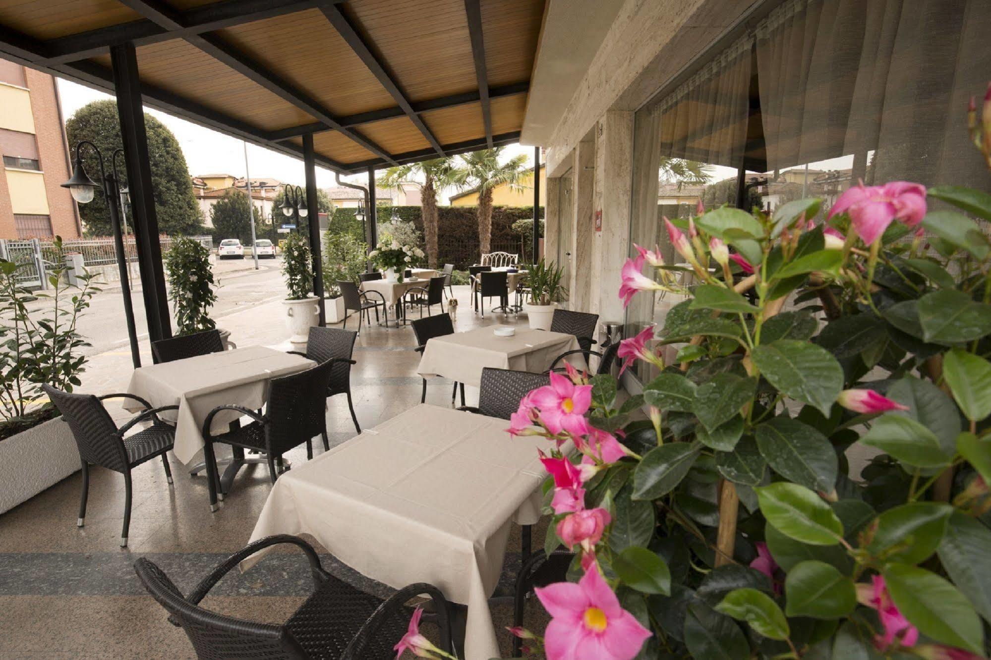 Hotel Buena Onda Peschiera del Garda Exterior foto